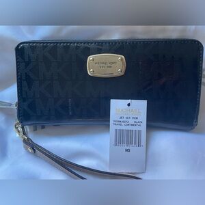 Michael Kors/ EUC Jet Set Travel Continental Wallet Black
